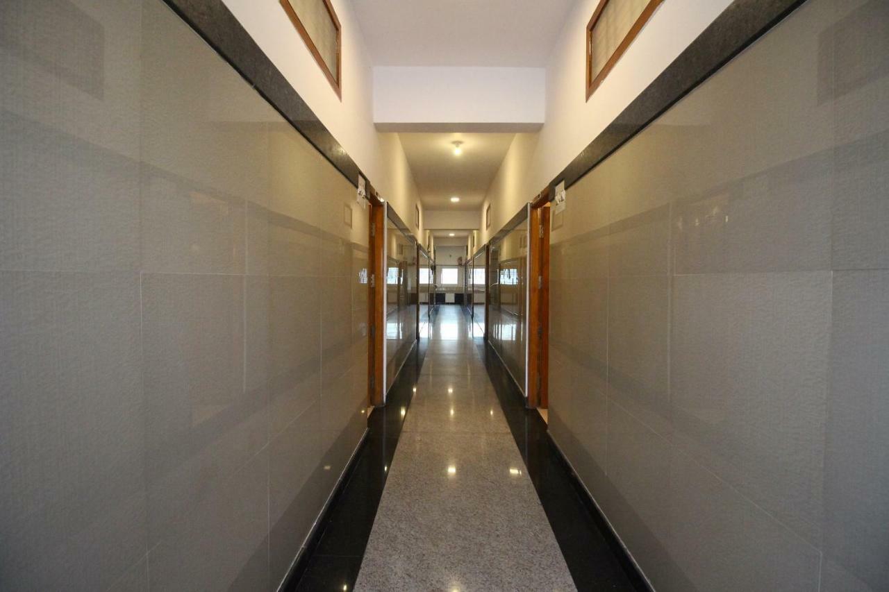 Oyo Flagship 30734 Jeevan Lodge Шімоґа Екстер'єр фото