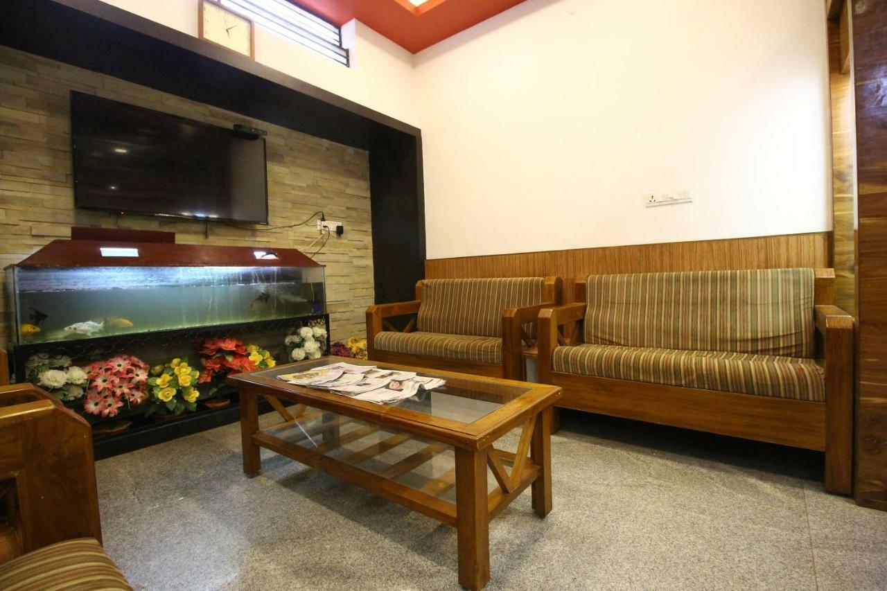 Oyo Flagship 30734 Jeevan Lodge Шімоґа Екстер'єр фото